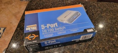 Cisco  Small Business Unmanaged (SD205) 5-Ports External Switch - Image 1 of 3