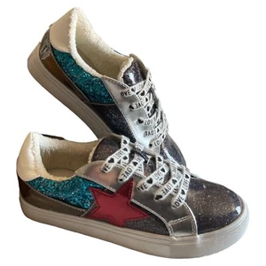 Big Girls Sneakers Size 5 Steve Madden JRezume - Picture 1 of 12