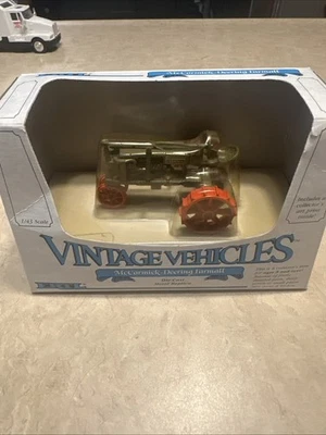 Ertl McCormick Deering Farmall Tractor Vintage Vehicles Diecast 1:43 - Image 1 of 4