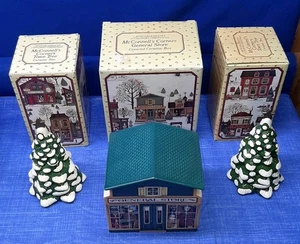 Vintage Lot Avon 1982 McConnell’s Corners Gemischtwarenladen Stadtbaum X2 Weihnachten - Bild 1 von 16
