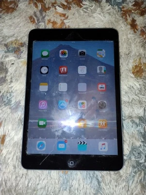 Apple iPad mini 1st generation. - Image 1 of 4