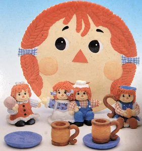 Young's Collectables RAGGEDY ANN TEA SET, New (30597) - Picture 1 of 3