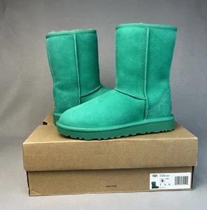 New Womens UGG Australia Boots Classic Short Green EDGR 1016223 Suede Sz 6 Boho - Picture 1 of 18