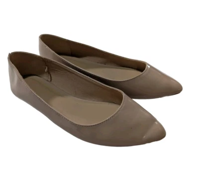 Sapatos femininos Old Navy biqueira pontiaguda salto bloco slip-on balé sem salto nude bronzeado 8  - Imagem 1 de 4