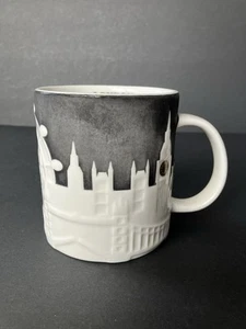 Starbucks Coffee Relief Series London 16oz Kaffeebecher geprägt schwarz & weiß - Bild 1 von 13