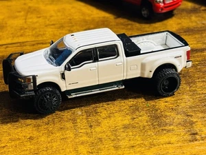 Ford F350 Lariat 2019 Greenlight doble conductor 1/64 - Imagen 1 de 3
