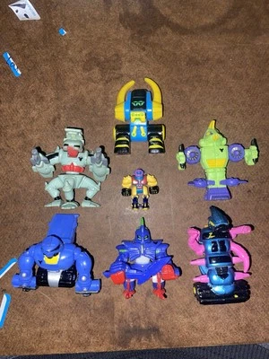 Lot of 7 Micro Machines Z Bots Galoob 90’s Vintage Robots Morphbots Linkbots - Image 1 of 2
