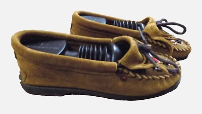 Mocasines de gamuza Minnetonka Thunderbird sin usar, en caja de colección 5,5 6 cuentas marrón óxido sin cordones Foto 1 de 4
