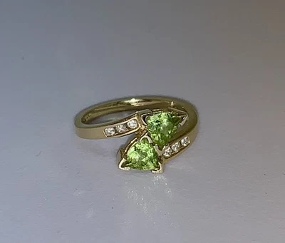 Anel de ouro amarelo 14k corte trilhão peridoto e diamante - Tamanho 7 - Imagem 1 de 4