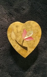 Marbled Soapstone Heart- Shaped  Trinket Box W/  Mother Of Pearl Inlayed Flowers - Picture 1 of 14