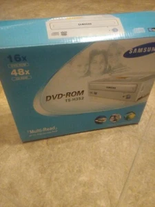 New in unsealed box w/ manuals Samsung TS-H352/WBEH CD-ROM Drive - Picture 1 of 5