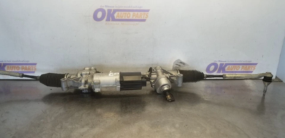 17 MERCEDES BENZ C63S AMG W205 POWER STEERING GEAR RACK AND PINION 2054608001 Foto 1 de 4