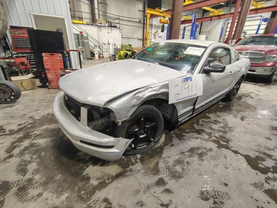 05 - 10 FORD MUSTANG Rear Drive Shaft E853130 - Image 1 of 4