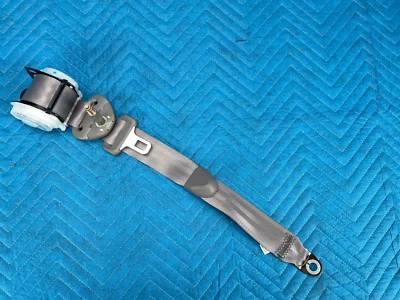 Lexus LX470 3ª fila cinturón de seguridad retractor lado del conductor gris: LG10 2006 2007 OEM Foto 1 de 4