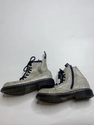 Dr Martens 1460 Pascal Serpiente Cuero Suave Plateado Iridiscente Mujer’s Talla 3 Foto 1 de 4