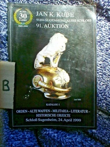 B BOOK MILITARY WAR HISTORICAL OBJECTS CATALOUGE SWORDS UNIFORMS GERMAN ETC - Picture 1 of 7