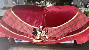 Disney Store CHRISTMAS TREE SKIRT Retired Nwot Velvet Buttons - 52 in - VHTF - Picture 1 of 4