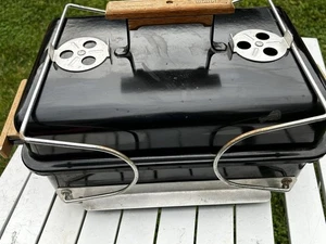 Vintage Weber Charcoal Go Anywhere Portable Grill Black  Wood Handles 1984 'F’ - Picture 1 of 14