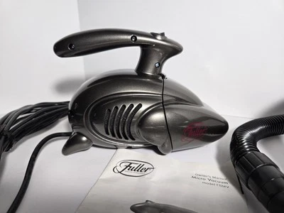 Cepillo Fuller Mini Maid Micro Aspiradora de Mano + Accesorios 350 vatios FBMV Probado Nuevo de Lote Antiguo Foto 1 de 4