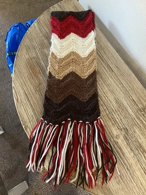 Bufanda antigua azul marino con estampado Chevron marrón, rojo, negro, crema 6” W X 90” L Foto 1 de 3