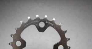 Shimano XTR M9 Chain Ring FC / 22 T / 9 Sp / 64 mm BCD / 2002 / M910 M900 M950 - Picture 1 of 6