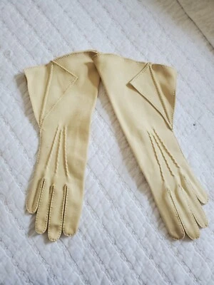 Guantes amarillos vintage años 50 talla 6 longitud 3/4 cosidos a mano con muñeca estilo decorativo Foto 1 de 4