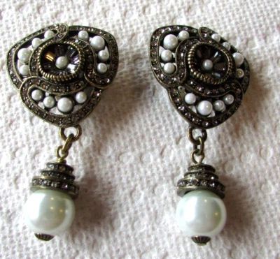 Heidi Daus Crystal Faux Pearl Large Clip on Dangle Drop Earrings - Image 1 of 4