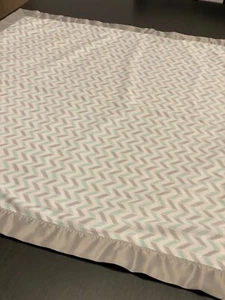 Baby Quilt/Blanket Handmade Gray, White and Teal. Zig Zag and Stars. In Beautifu - Picture 1 of 7