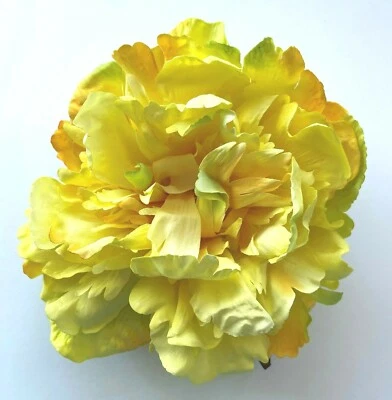 Pinza para el cabello 5" amarillo abigarrado con salpicaduras verdes tela peonía seda flor Foto 1 de 2