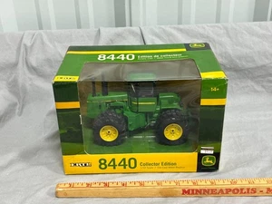 John Deere 8440 4WD Tractor Duals 1:32 Collector Edition ERTL Diecast NIB - Picture 1 of 8