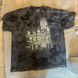 Epic Dark Universe Victoria Frankenstein Manor T-Shirt Size 2XL - Picture 1 of 8