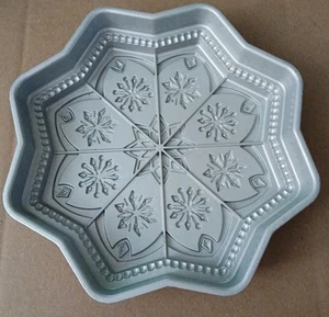 Nordic Ware SWEET SNOWFLAKES Shortbread Pan Christmas Holiday - Picture 1 of 9