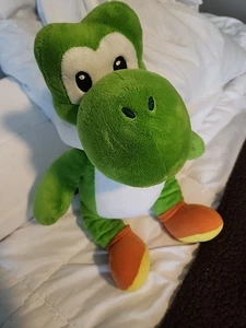 Build-A-Bear Nintendo Yoshi Super Mario Bros 16" Green Plush Stuffed BAB 2017 - Picture 1 of 5