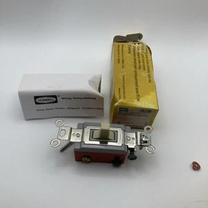 Interruptor de palanca de alta resistencia HUBBELL HBL13851 20A 277AC 3 poses 2 cir apagado central - Imagen 1 de 5