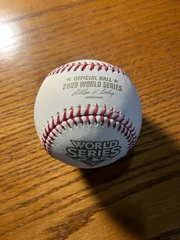 RAWLINGS OFFICIAL 2009 WORLD SERIES BASEBALL ROMLB - YANKEES VS. PHILLIES Cover