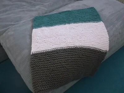 Handgestrickte Wolldecke Kuscheldecke Grobstrick Tagesdecke Strickdecke Plaid - Bild 1 von 4