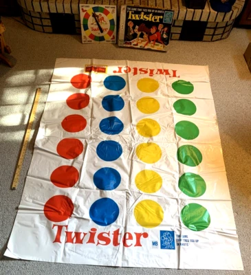 Juego de mesa Twister 1966 vintage Milton Bradley #4645 COMPLETO con caja original Foto 1 de 4