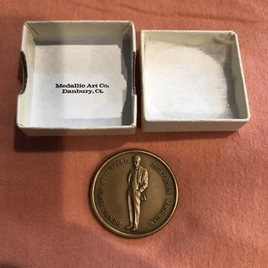 Gettone commemorativo bronzo Henry Ford ~ Dearborn MI ~ 1975 ~ Medallic Art Co ~ In scatola - Foto 1 di 4