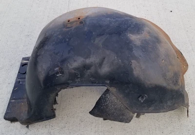 Guardabarros interior pasajero derecho parte 1963 Pontiac Grand Prix & Bonneville Foto 1 de 4