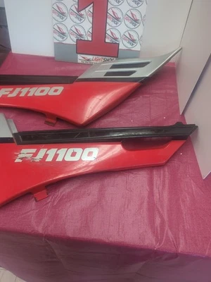 Yamaha FJ1100 1984-1985 OEM MARCO IZQUIERDO Y DERECHO CUBIERTA LATERAL PANEL CUBIERTA PARES  Foto 1 de 4