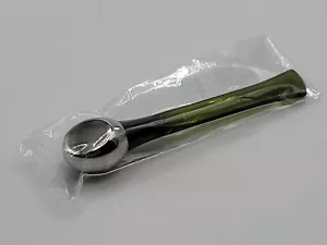 La Mer Magnetic EYE Serum Applicator Wand factory sealed GREEN - Picture 1 of 3