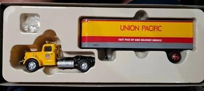 Corgi 50712 1:50 Union Pacific Mack LJ with Box Trailer Limited Edition - Image 1 of 4