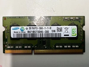 RAM Portatile Samsung M470T5663CZ3-CE6 2GB PC2-5300S - Foto 1 di 1