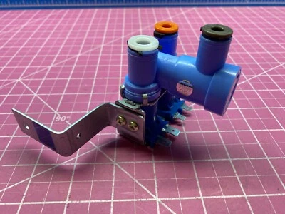 Válvula de agua para refrigerador LG P# MJX41869202 5221JB2010G Foto 1 de 4