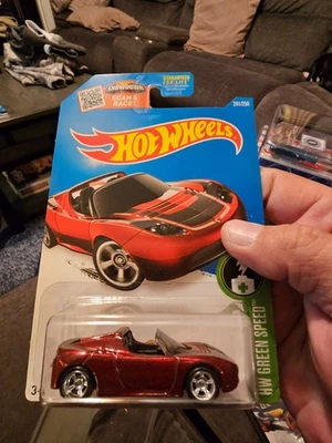 Hot Wheels 2016 Super Treasure Hunt *rojo* Tesla Roadster sellado sin usar, en caja con protector Foto 1 de 4