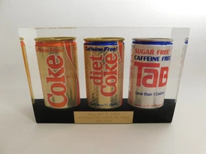 COCA-COLA "EINFÜHRUNG VON KOFFEINFREI MAI 1983" DIÄT & ZUCKERFREI TAB IN LUCITE - Bild 1 von 10