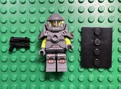 Alien Avenger Lego Collectible Minifigure Series 9 Gun Stand Helmet (71000) - Image 1 of 2