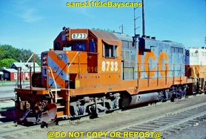 ORIGINAL SLIDE  ILLINOIS CENTRAL GULF RR GP11 8733 COUNCIL BLUFFS IA 1985 - Picture 1 of 1