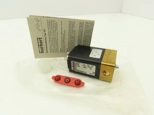 Burkert 0313 C 1/8 FKM BR Magnet Magnetventil 120V 50/60 HZ 100PSI 00460472 - Bild 1 von 11