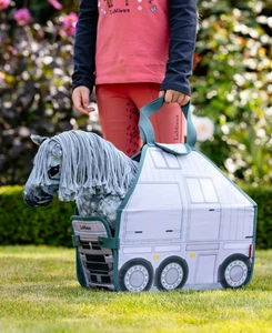 Bolsa de transporte de pony de juguete LeMieux | Estampado de camión de caballos, correa de transporte, rampa plegable - Imagen 1 de 4